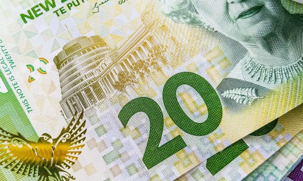 New Zealand money save on campervan hire