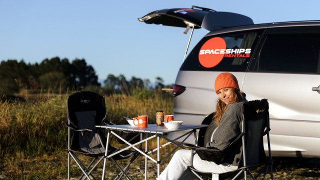 Space Traveller camping table chairs coffee