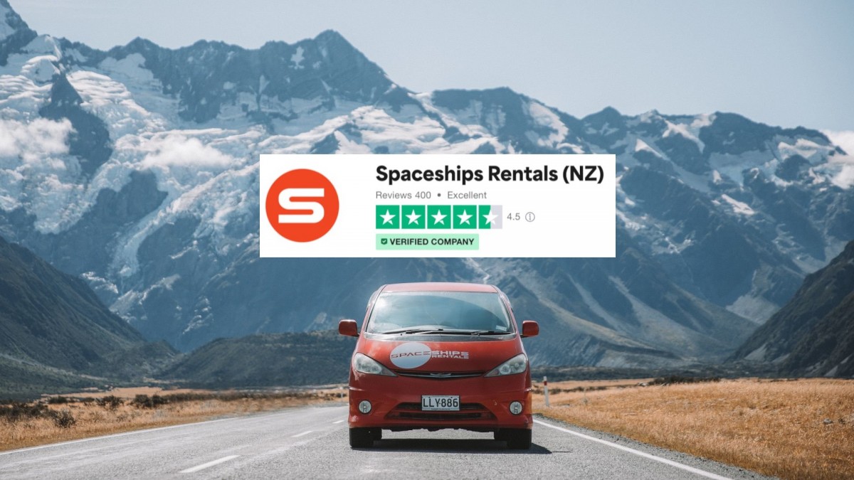 Reviews of Spaceships Rentals on Trustpilot: total review score on a photo of a campervan with mountains as backdrop