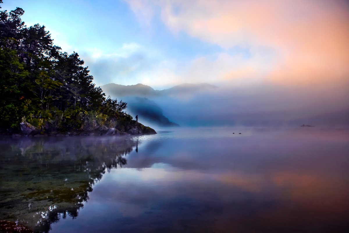 Lake Waikaremoana Track is one of the Great Walks of NZ | photo: Chris McLennan