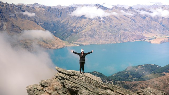 BEN LOMOND QUEENSTOWN HIKE Olly We Seek Travel