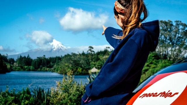 Girl travel New Zealand