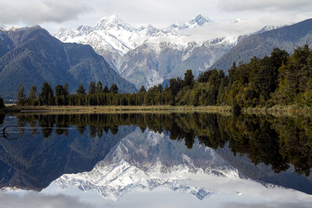 Lake Matheson New Zealand by Geee Kay (CC BY NC ND 2.0)