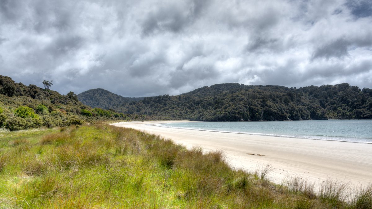 Maori Beach Rakiura Track | photo: Christoph Straessler (CC BY-SA 2.0)