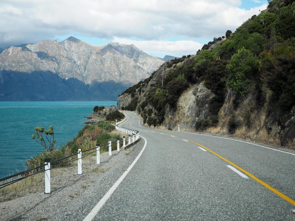Typical New Zealand road: awesome scenery