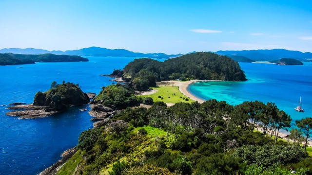 Robertson Island Bay of Islands New Zealand Andrea Lai CC BY 2.0 web